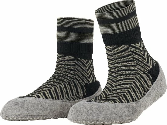 FALKE Cosyshoe Herringbone Slofsok Lang Met Patroon Met Anti-slip Noppen Gestreept Maagdelijke Wol Zwart Dames Sokken - Maat 41-42 3 FALKE Cosyshoe Herringbone Slofsok Lang Met Patroon Met Anti-slip Noppen Gestreept Maagdelijke Wol Zwart Dames Sokken - Maat 41-42