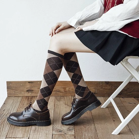 Merkloos 1 Paar Kniekousen Dames | Geruit | Bruin | 100% Katoen | Maat 38-40 7 Merkloos 1 Paar Kniekousen Dames | Geruit | Bruin | 100% Katoen | Maat 38-40 - Afbeelding 5