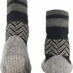 FALKE Cosyshoe Herringbone Slofsok Lang Met Patroon Met Anti-slip Noppen Gestreept Maagdelijke Wol Zwart Dames Sokken - Maat 41-42 13 FALKE Cosyshoe Herringbone Slofsok Lang Met Patroon Met Anti-slip Noppen Gestreept Maagdelijke Wol Zwart Dames Sokken - Maat 41-42 -Beenmode Verkoop 550x621 1
