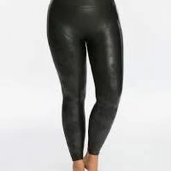Spanx Faux Leather Legging Plus - Zwart - Maat 3XL - Zwart -Beenmode Verkoop 550x693