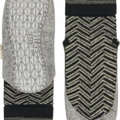FALKE Cosyshoe Herringbone Slofsok Lang Met Patroon Met Anti-slip Noppen Gestreept Maagdelijke Wol Zwart Dames Sokken - Maat 41-42 11 FALKE Cosyshoe Herringbone Slofsok Lang Met Patroon Met Anti-slip Noppen Gestreept Maagdelijke Wol Zwart Dames Sokken - Maat 41-42 -Beenmode Verkoop 550x755