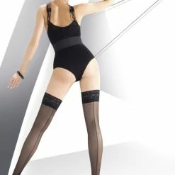 Annes Styling Annes Zwarte Dunne Plus Size Hold Up Kousen Met Naad Calze 20 Denier, Maat XXl/XXXL (7/8) -Beenmode Verkoop 550x784 1